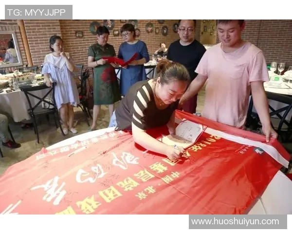 张磊亲授羽毛球技巧与心得分享助你提升球技的秘密武器 张磊亲授羽毛球技巧与心得分享助你提升球技的秘密武器