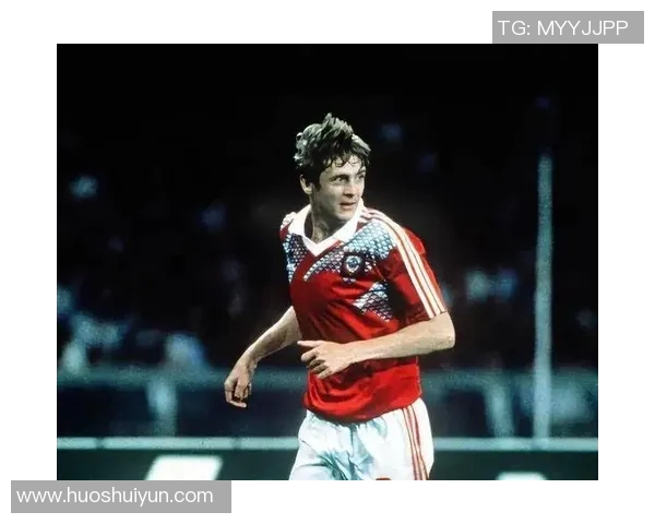 老牌足球明星高清图片欣赏展现他们辉煌岁月与球场风采的经典瞬间 老牌足球明星高清图片欣赏展现他们辉煌岁月与球场风采的经典瞬间